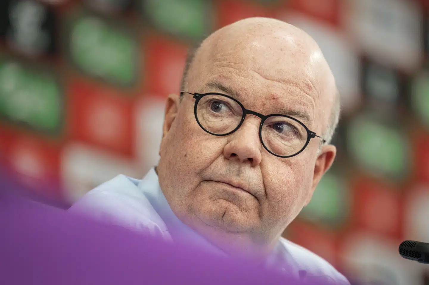 DBU-formand Jesper Møller gik i kødet på Det Internationale Fodboldforbund (Fifa) under VM i Qatar for et halvt år siden, da det danske landshold blev truet med sportslige sanktioner, hvis anføreren gik på banen med et regnbuefarvet armbind. (Arkivfoto). Søren Bidstrup/Ritzau Scanpix