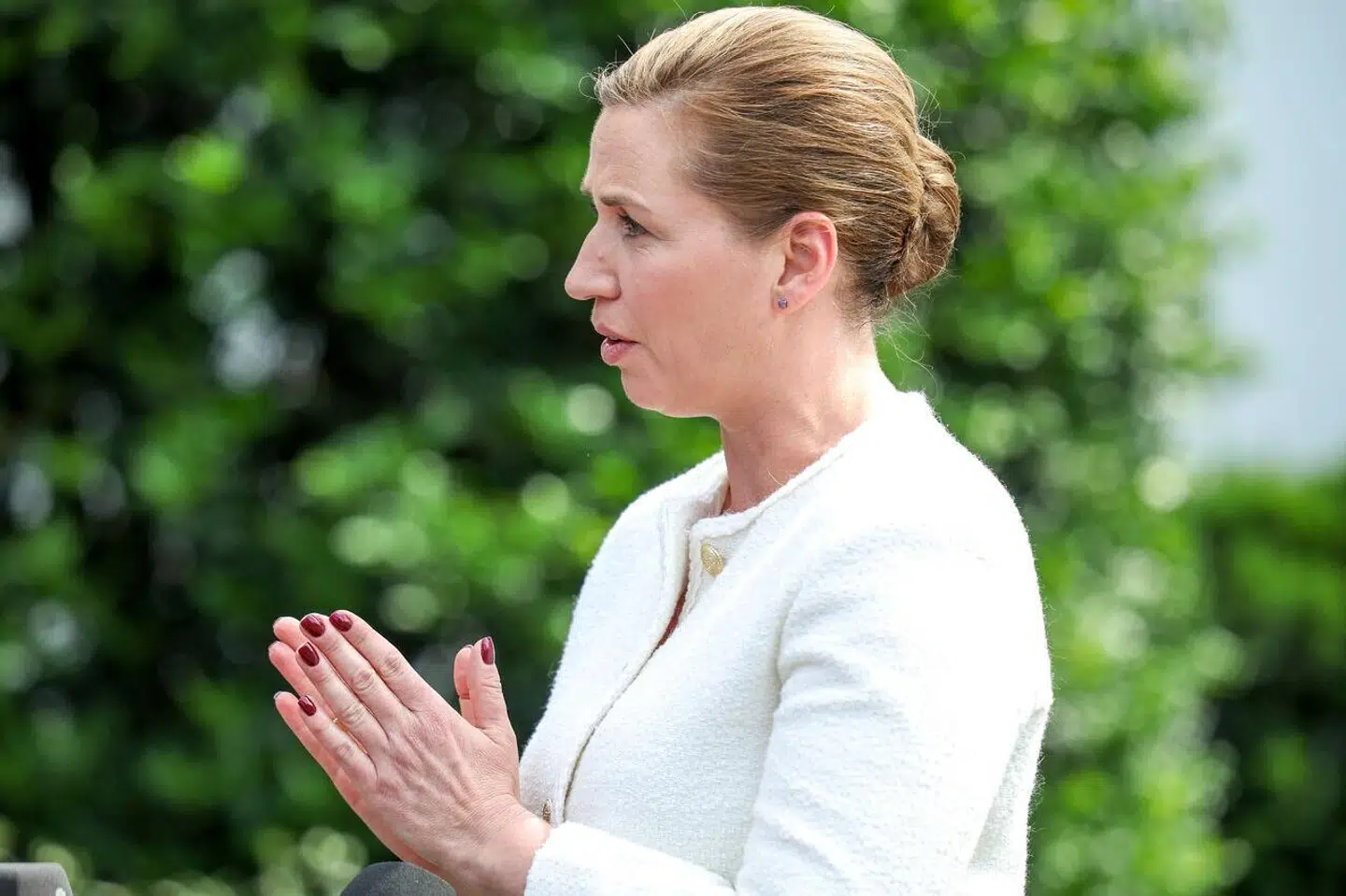 »Giver man regeringen al magt, bruger regeringen også hele magten. Den er jo til for at bruges, som Mette Frederiksen har sagt. Og netop derfor har man et folketing til at holde øje med magten og om nødvendigt tøjle den,« skriver Per Stig Møller.