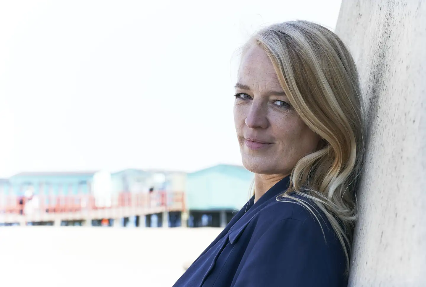 Iben Albinus' »Den danske agent« skal også nok blive en gedigen sommersucces i rigtig mange danskeres liggestole, mener Berlingskes litteraturanmelder, Jakob Genz.