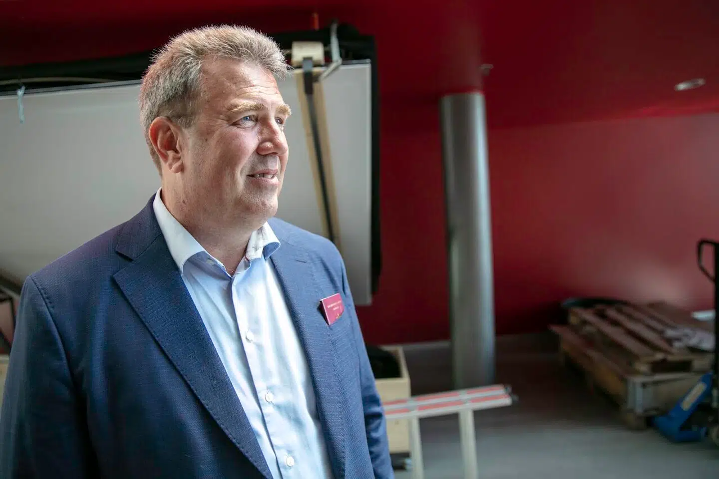 I klagen hæfter DR sig ved, at den profilerede EU-korrespondent Ole Ryborg mødtes med to efterforskere fra OLAF i forbindelse med kanalens afdækning af Meld og Feld-sagen. Ifølge DR vidste Ryborg ikke, at efterforskerne ville tage referat af mødet.