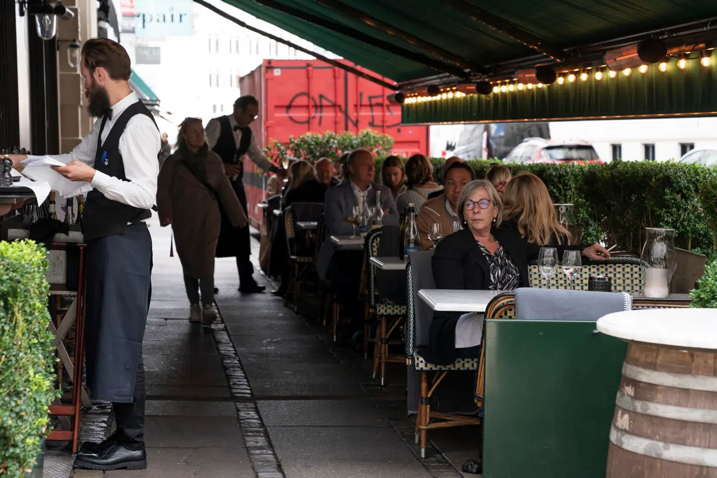 Politikere vil hjælpe det københavnske nattelivs naboer til en bedre nattesøvn. Spørger man brancheorganisationen HORESTA vil tiltaget have den stik modsatte effekt.