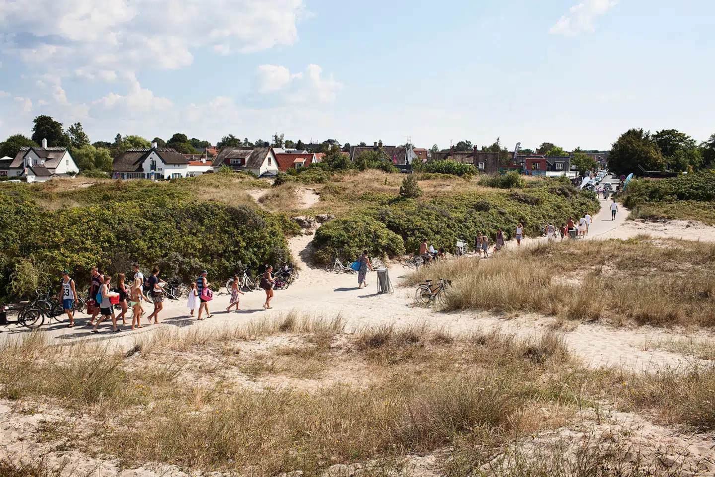 Især om sommeren strømmer turisterne til Hornbæk. Snart kan dukkerten kombineres med kunst.