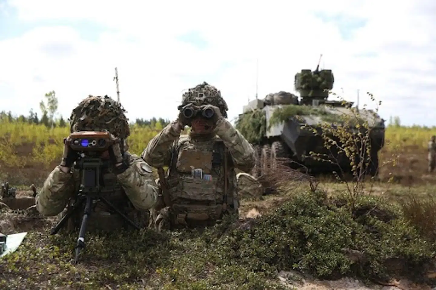 Danske soldater i Letland med en mere end 30 ton tung Piranha 5 som den, der efter en kørerfejl bakkede ind over en civil personbil i Letland.