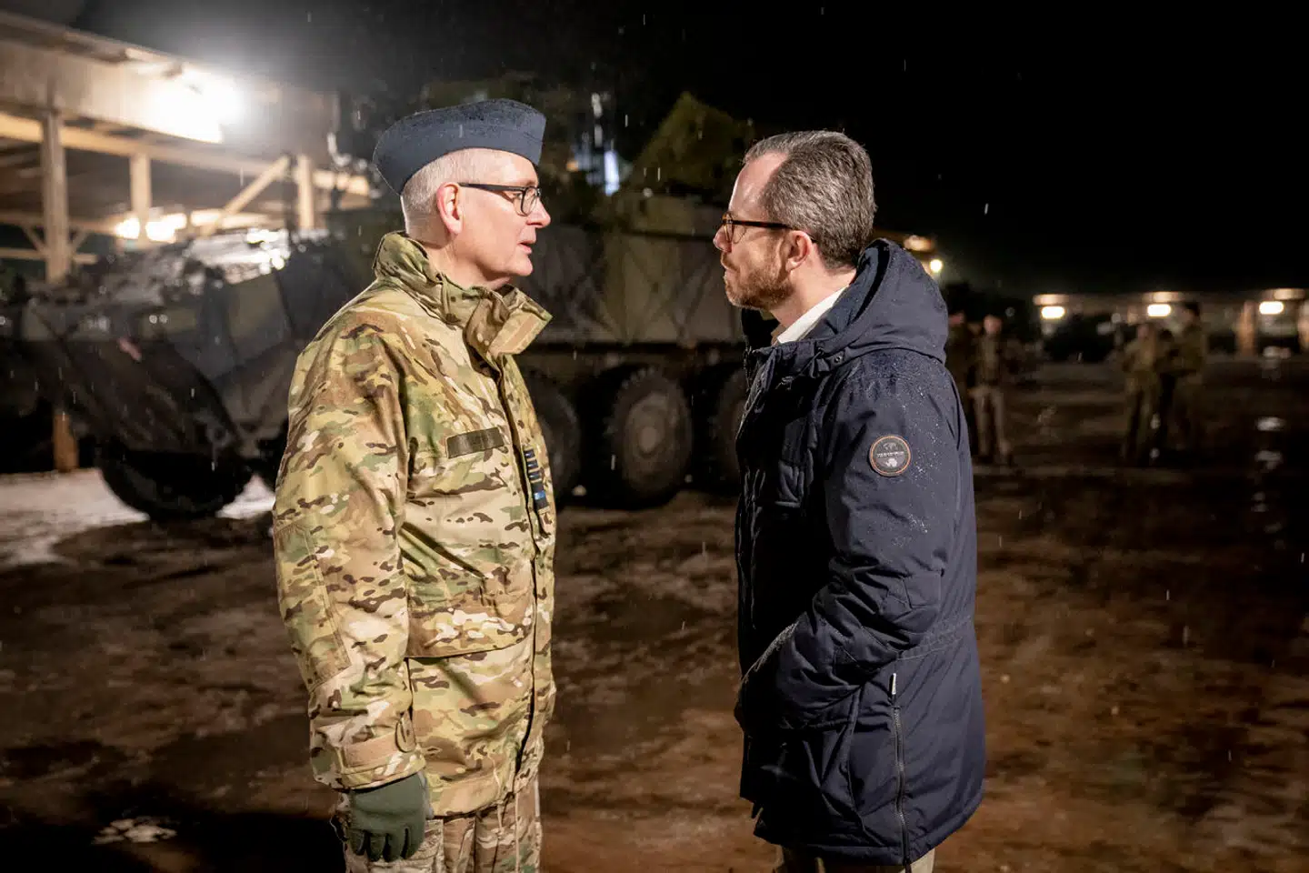Forsvarsminister Jakob Ellemann-Jensen (V) og forsvarschef Flemming Lentfer. Hvis det står til De Konservative, skal forsvarschefen fremover have langt flere muskler.