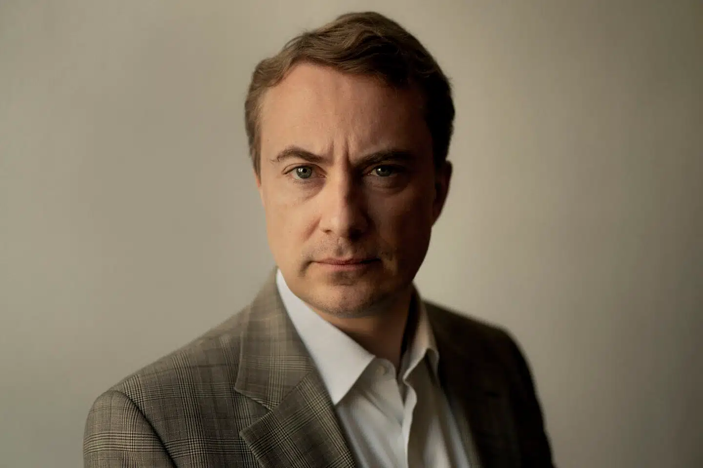 Morten Messerschmidt (DF) har besluttet at ændre stil på Twitter. Det har sat gang i spekulationer, som han nu maner til jorden.