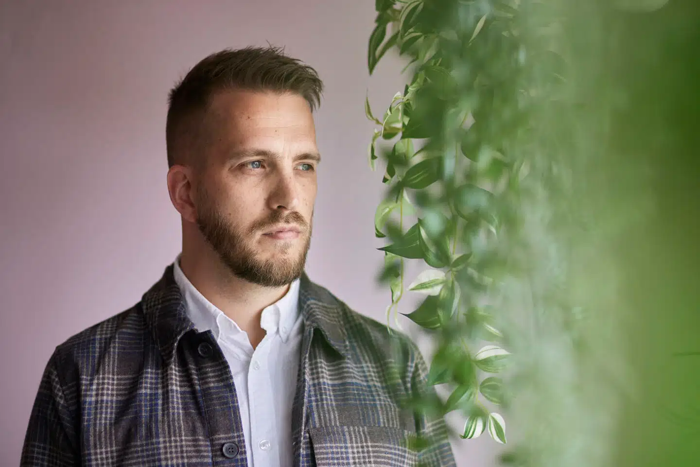 På en måde er det selvmodsigende at tale åbent om det, siger Lasse Giversen. Men han synes, det er vigtigt.