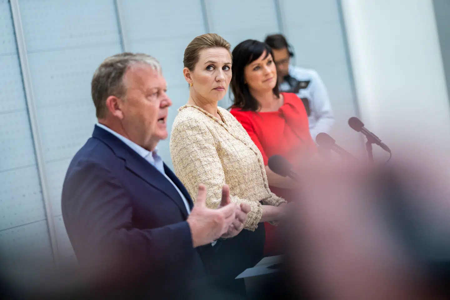 Mette Frederiksen og Lars Løkke Rasmussen har på skift har været ved magten i de seneste otte år, og i al den tid har de været bedre til at snakke end til at handle, mener Amalie Lyhne i denne leder.