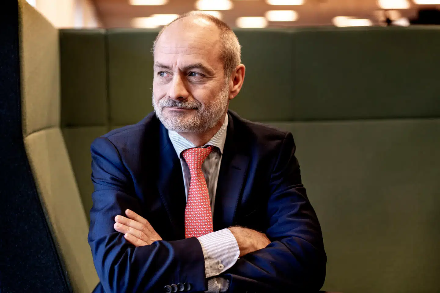 Thomas Harr, cheføkonom og vicedirektør i Nationalbanken, påpeger, at det kommer til at vare noget tid, inden danskerne igen kan se frem til prisstigninger på kun to procent om året, der er et nøgletal for inflationen og målsætningen for Den Europæiske Centralbank (ECB). I september i fjor mente Nationalbanken, at inflationen i 2024 kun ville blive på 1,7 procent. Det seneste bud fra Nationalbanken lyder på 3,6 procent.