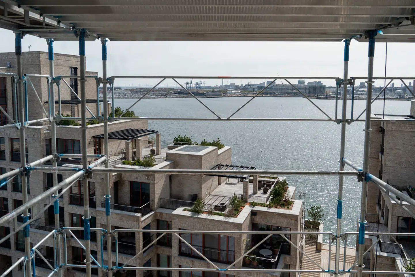 Beboerne i den fejlbehæftede ejendom i Tuborg Havnepark i Hellerup kan trøste sig med, at udsigten er god.