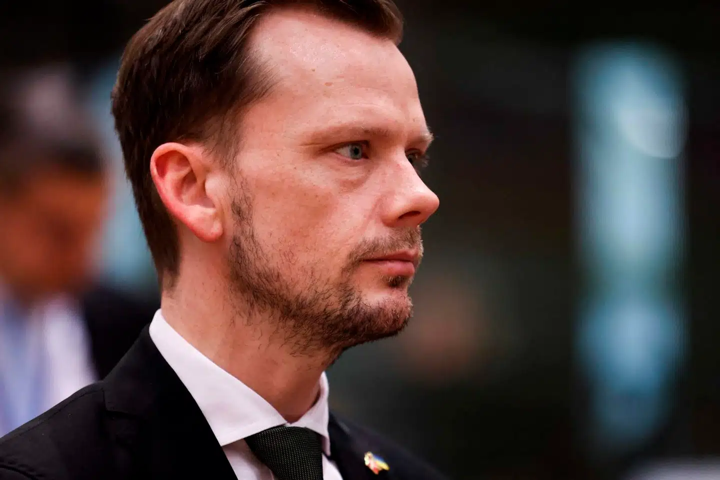Justitsminister Peter Hummelgaard (S) har fået nok af voldelige fodboldfans – eller »cokesniffende idioter«, som han også kalder dem.