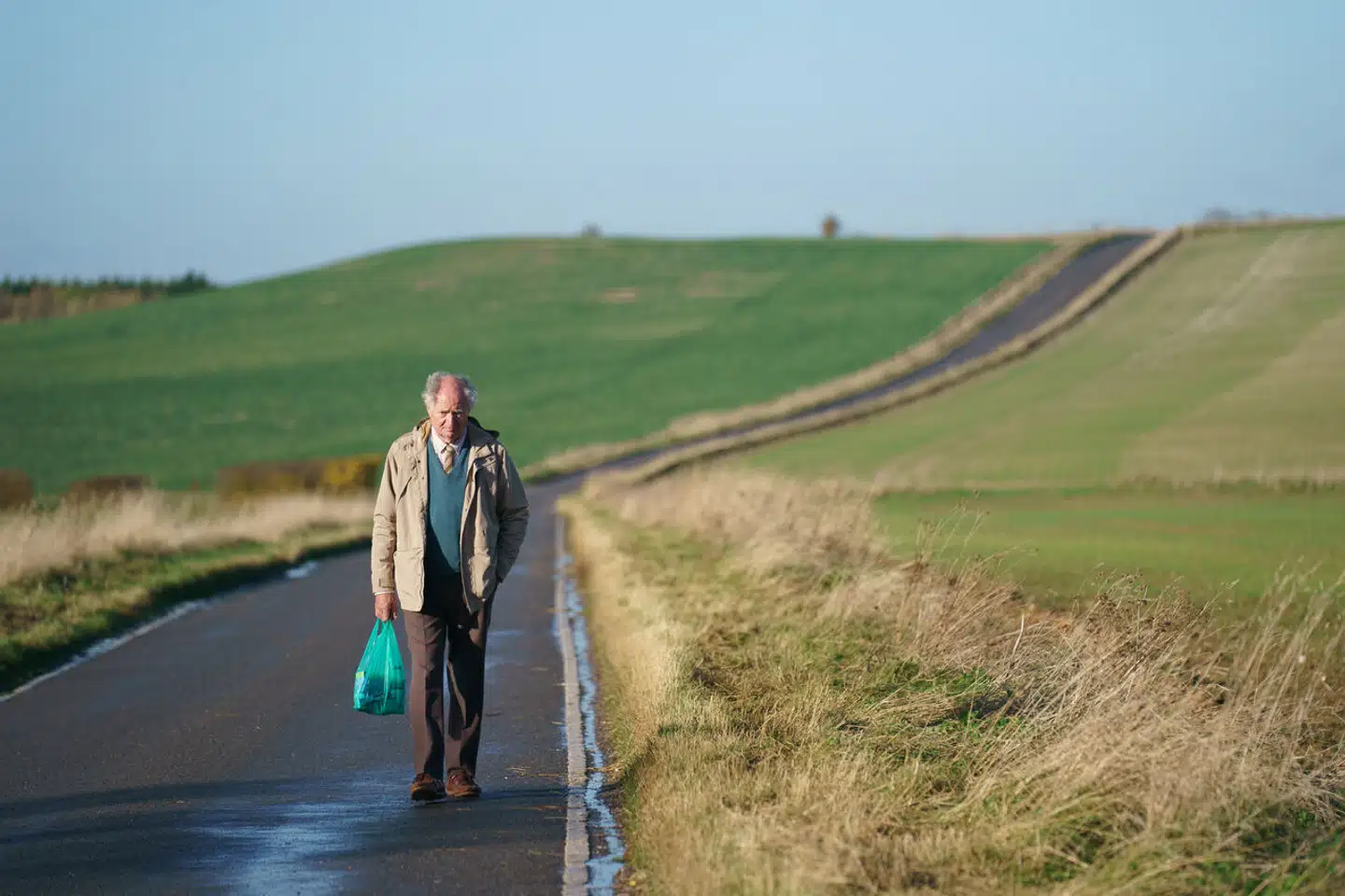 England er frodigt og kuperet i »Harold Frys usandsynlige pilgrimsfærd«, hvori hovedpersonen stavrer fra Devon til Berwick-upon-Tweed for at sige farvel til en kvinde, han engang kendte.