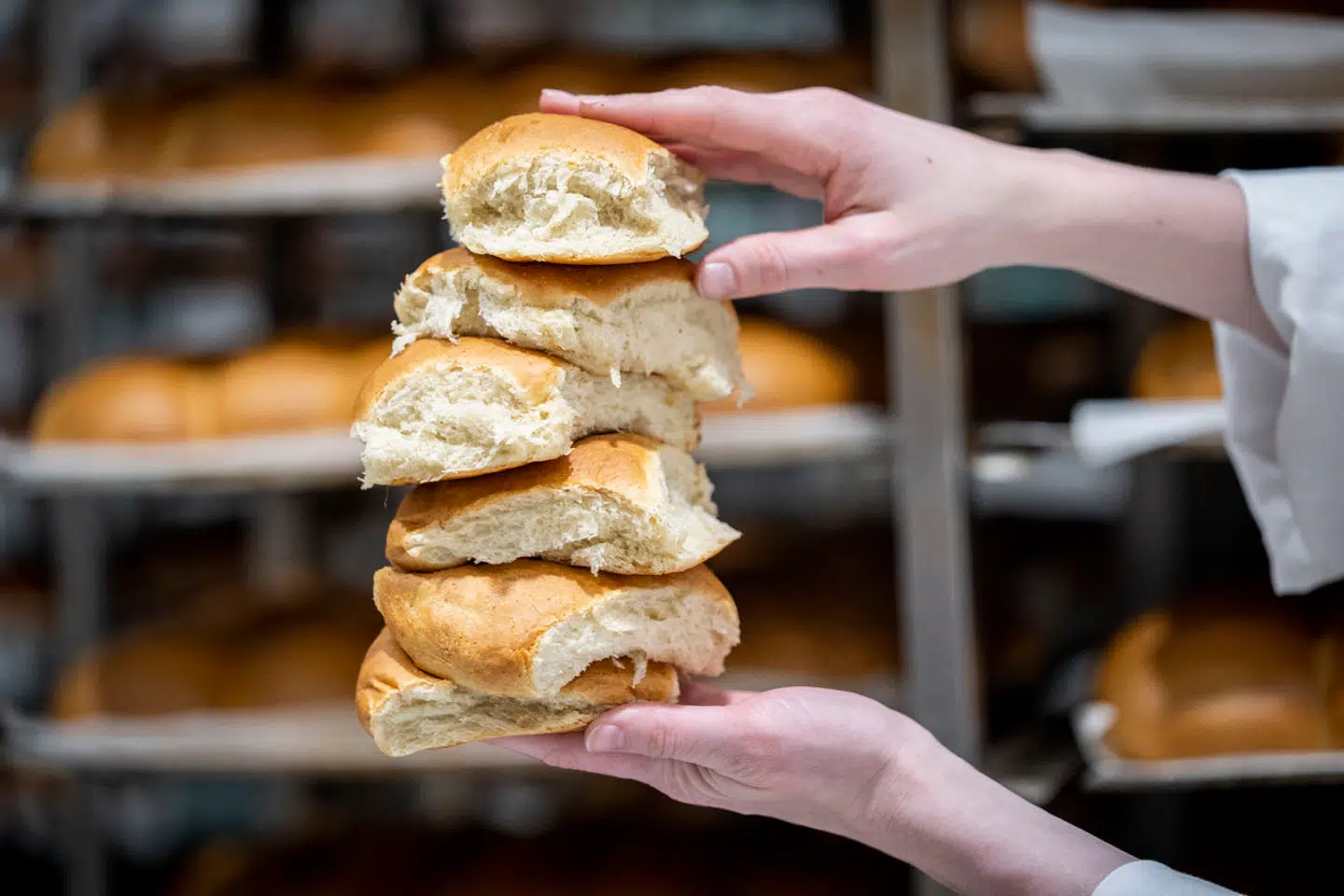 Det fremstår hyklerisk, når de partier, som fra Folketingets talerstol i kraftige vendinger kritiserede afskaffelsen af store bededag som helligdag, samtidig ikke ville bidrage med deres mandater til den folkeafstemning, som ville have sikret dens bevarelse, mener Sven Qvist.