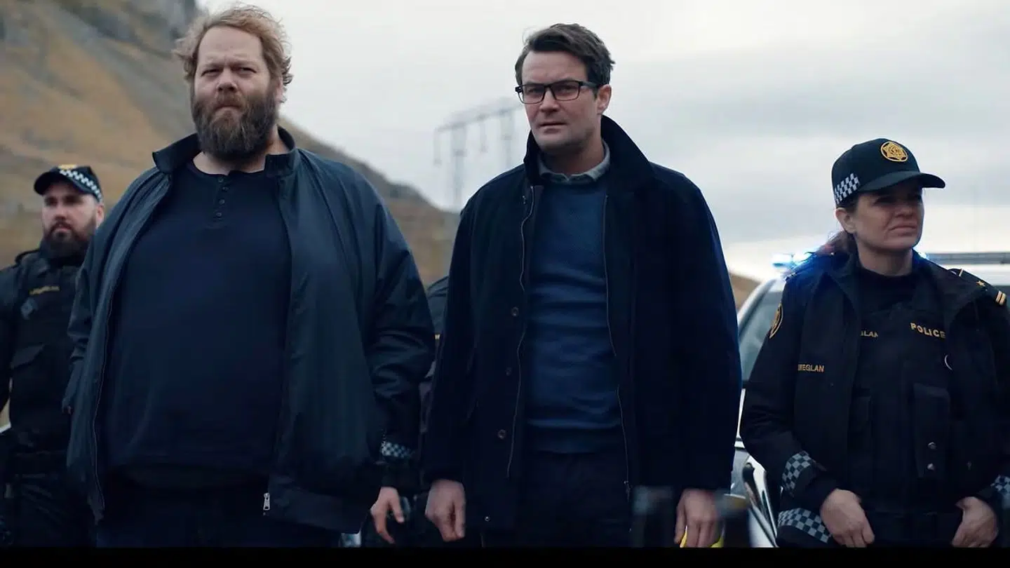 Ólafur Darri Ólafsson (tv) er fantastisk som den selvbebrejdende betjent Andri.