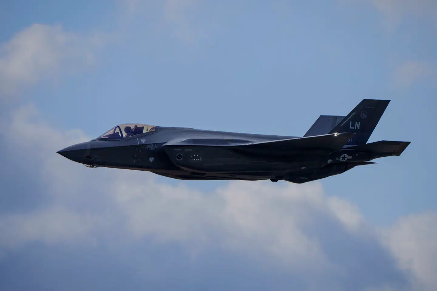 Flyvevåbnet i Danmark har afvist at være årsagen til lørdagens rystelser på Bornholm. Nu afviser svenskerne også. Billedet viser et F-35-kampfly.