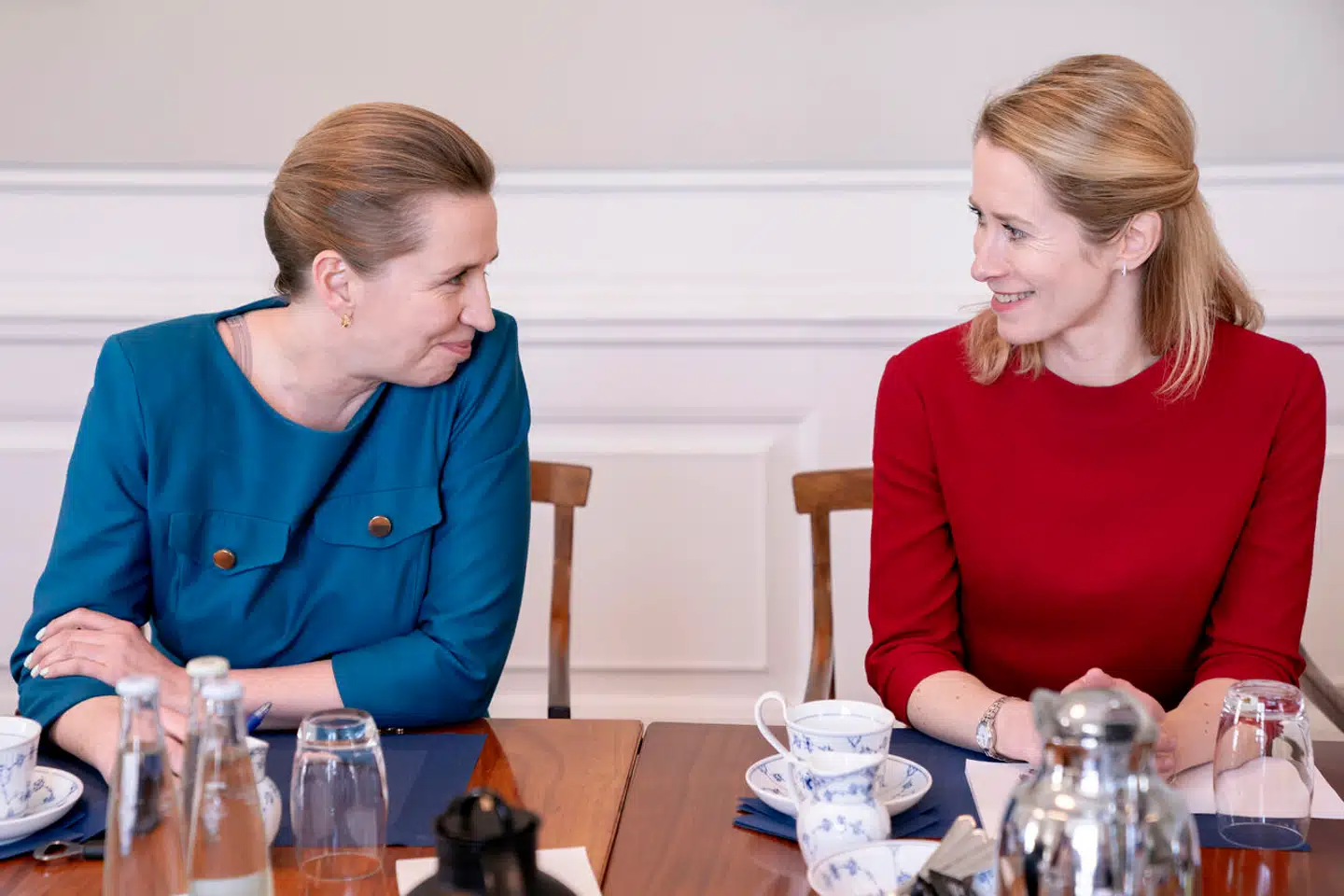 Posten som NATOs næste generalsekretær er fortsat i spil, og Mette Frederiksen ville sagtens kunne udfylde rollen, mener Estlands premierminister Kaja Kallas, der mandag besøgte Statsministeriet for at drøfte krigen i Ukraine.