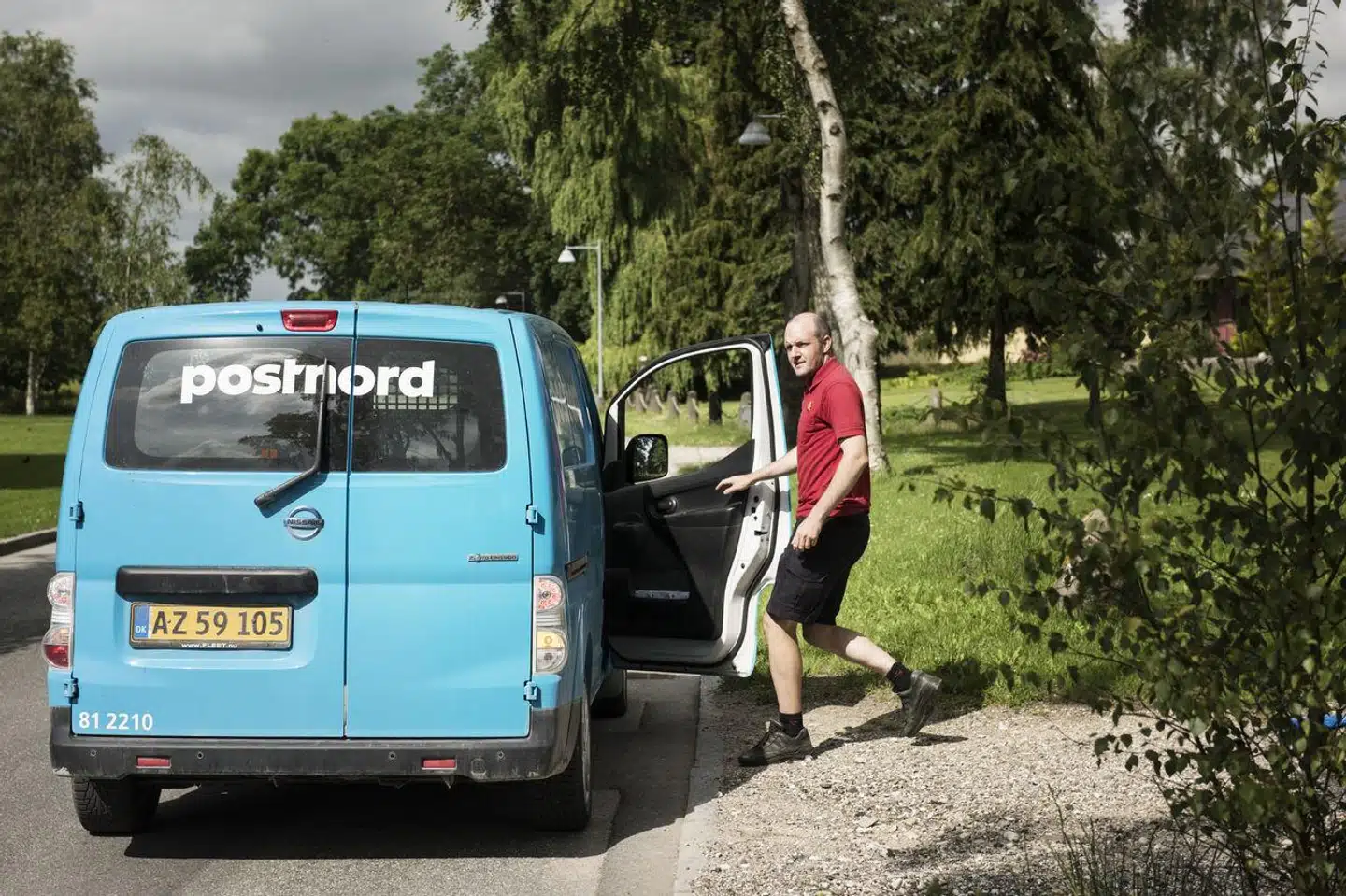 »Distributionssektoren er en del af vores infrastruktur, og derfor bør et offentligt udbud af postservices også være knyttet sammen med klare krav, så ingen borgere, landsdele eller medarbejdere efterlades med urimelige vilkår eller ringere service,« skriver Hans Peter Nissen.