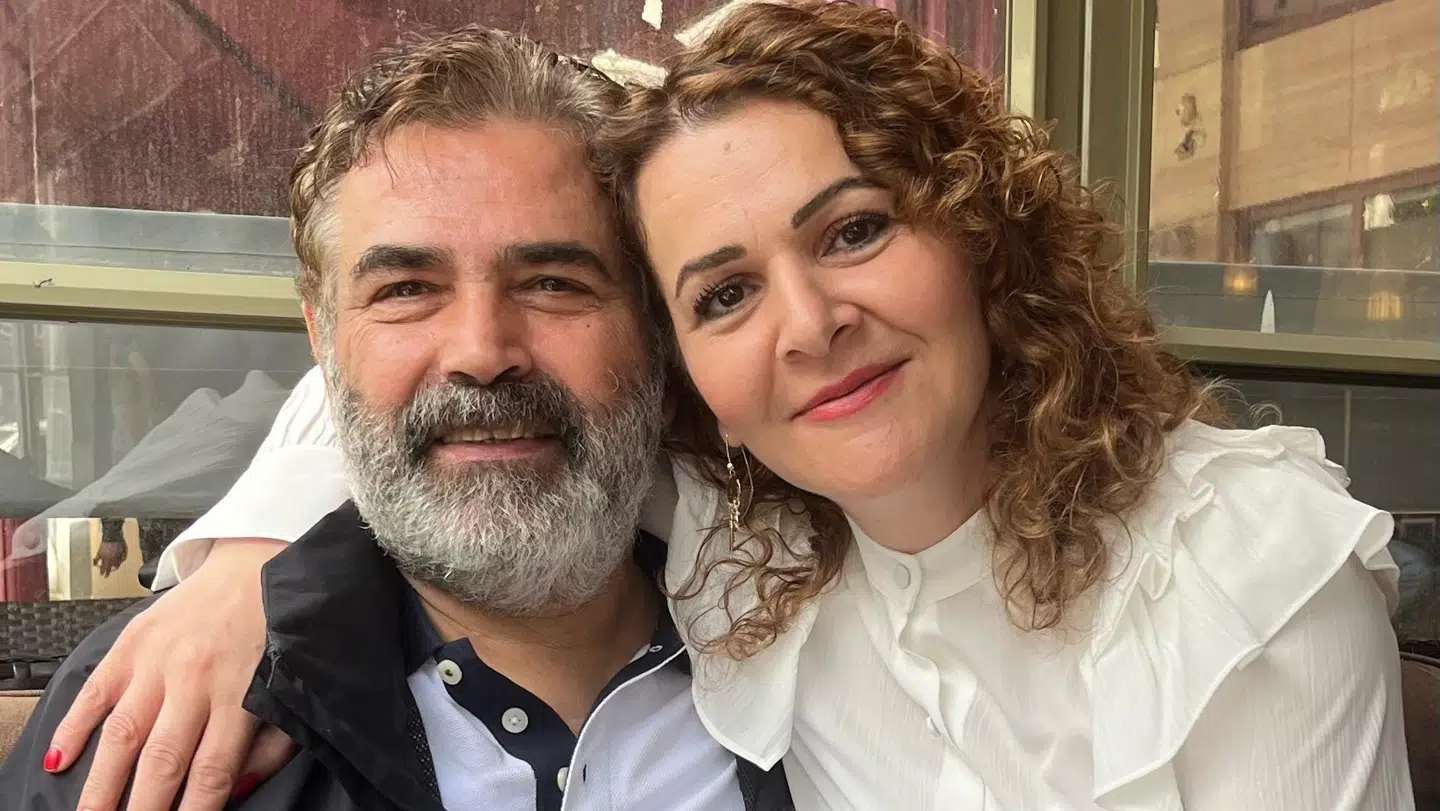 »For mit vedkommende er hele mit billede af Tyrkiet krakeleret efter denne oplevelse,« skriver Halime Oguz om fætterens forsvinden under en rejse i Tyrkiet. Her ses hun sammen med fætteren, Zeki Oguz.