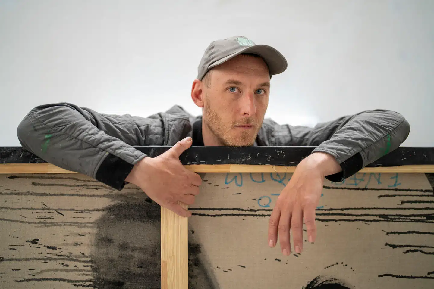 »Hvis man godt vil ud i nogle sammenhænge og godt vil have, at der er nogle museer, der skal købe én, så er det fedt at få opmærksomhed for nogle gode malerier, der hænger på en udstilling. Nok ikke så meget for at være blevet mainstream i et tv-program,« siger Frederik Næblerød.