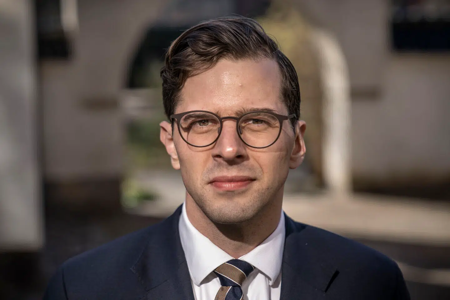 Det vakte fredag en vis utilfredshed i Folketingssalen, da Aki-Matilda Høegh-Dam valgte at tale grønlandsk. Men det bør være muligt for de grønlandske og færøske folketingsmedlemmer at tale på deres modersmål, mener Liberal Alliances partileder, Alex Vanopslagh. (Arkivfoto).