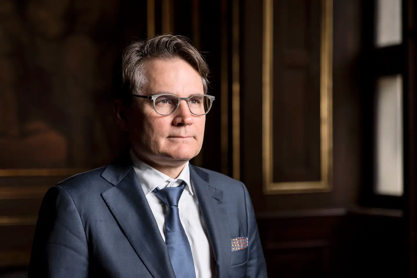 Det vigtigste for en virksomhed i dag er de dygtige medarbejdere, fortæller Brian Mikkelsen, der er direktør i Dansk Erhverv. Derfor er tiden med dårlige chefer også ved at være forbi, mener han.