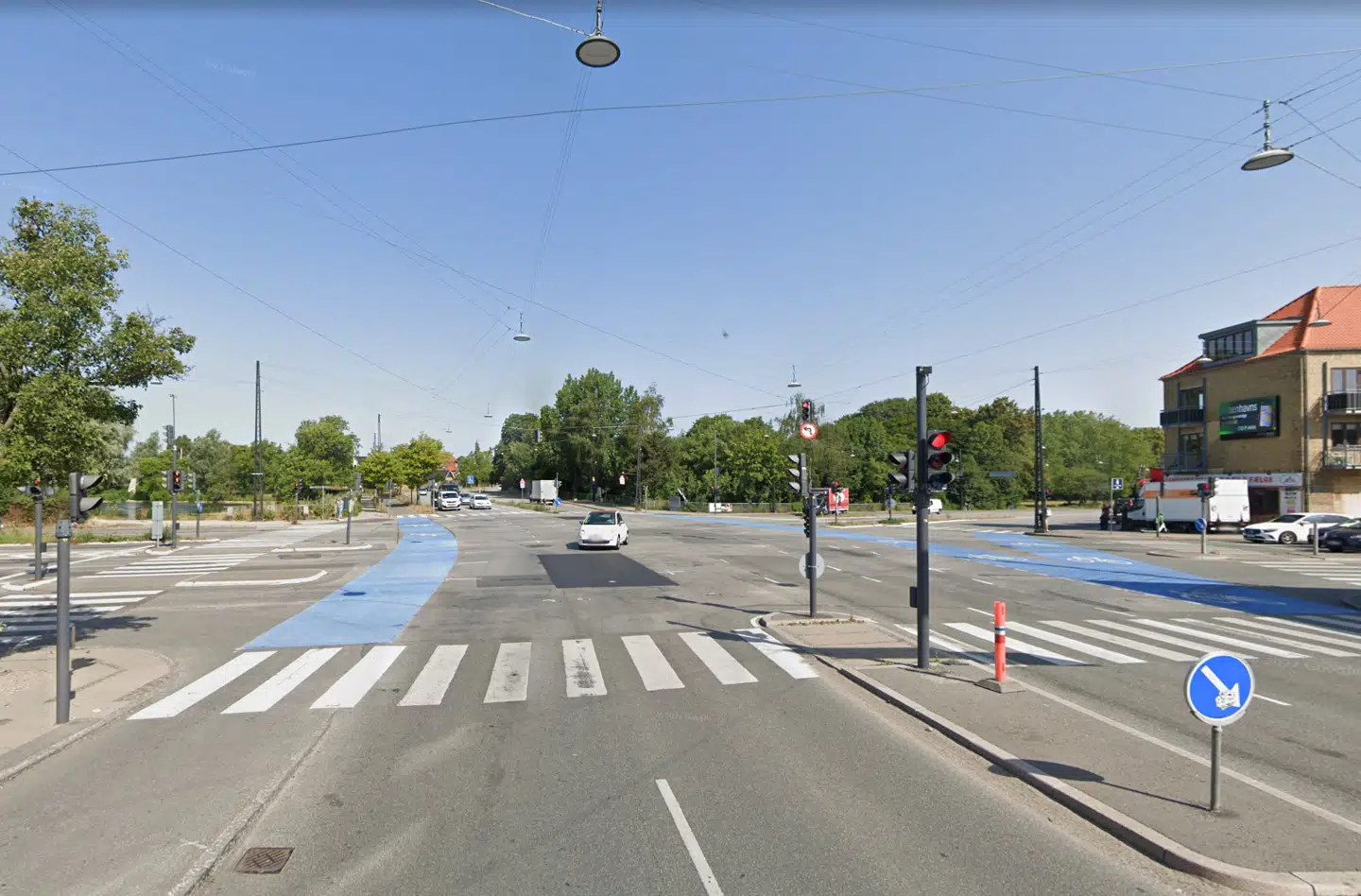 Det fembenede kryds ved Damhussøen, hvor Ålholmvej, Ålekistevej, Grøndals Parkvej og Peter Bangs Vej mødes, skal have ny asfalt.