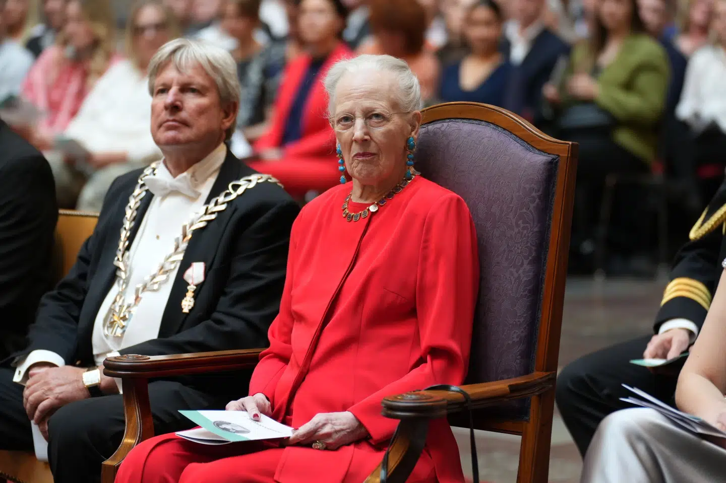 Dronning Margrethe deltager, når Håndværkerforeningen København hylder de dygtigste nyuddannede håndværkere, ved en ceremoni på Københavns Rådhus tirsdag. Det er det første officielle arrangement, dronningen deltager i siden sin rygoperation i februar. Emil Helms/Ritzau Scanpix