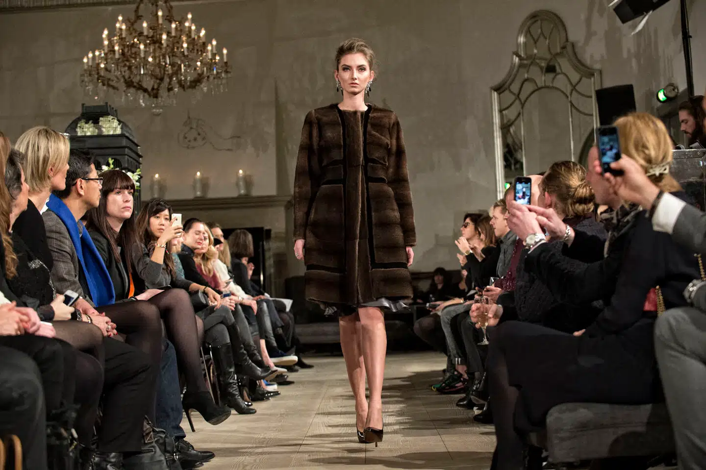 I 152 år drev familien bag modehuset Birger Christensen forretning i det indre København. Det startede med en lille pelsforretning i Østergade og udviklede sig til en stor butik i flere etager på Støget. Men i 2021 meddelte de, at de droppede både butikken og pels.