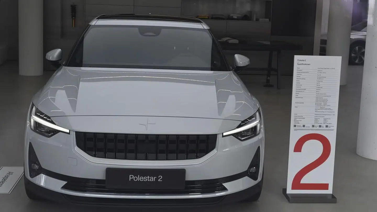 Den svenske elbilproducent Polestar har behov for flere penge for at holde forretningen kørende.