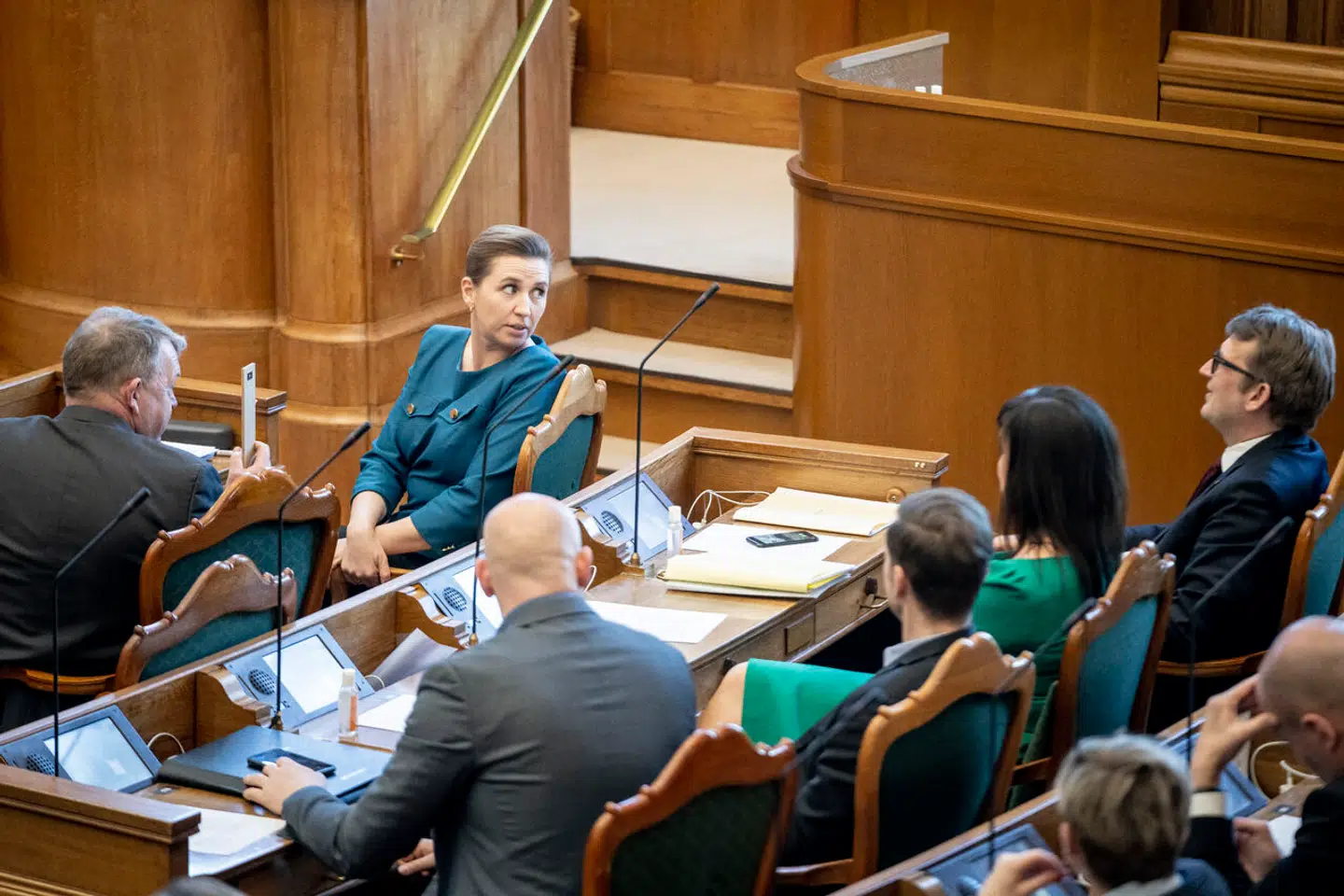 »Selvom regeringen har været god til at holde skåltaler om dens store iver efter fornuftige reformer, er det straks gået mere trægt, når det kommer til at føre ambitionerne ud i livet,« skriver Tobias Pagh.