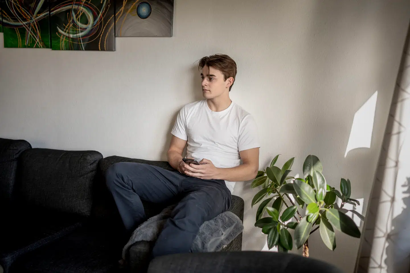 Sebastian Sørensen Firulovic er blandt de mange unge, der er begyndt at investere. Boomet begyndte under coronanedlukningerne, og meget tyder nu på, at interessen har holdt ved.