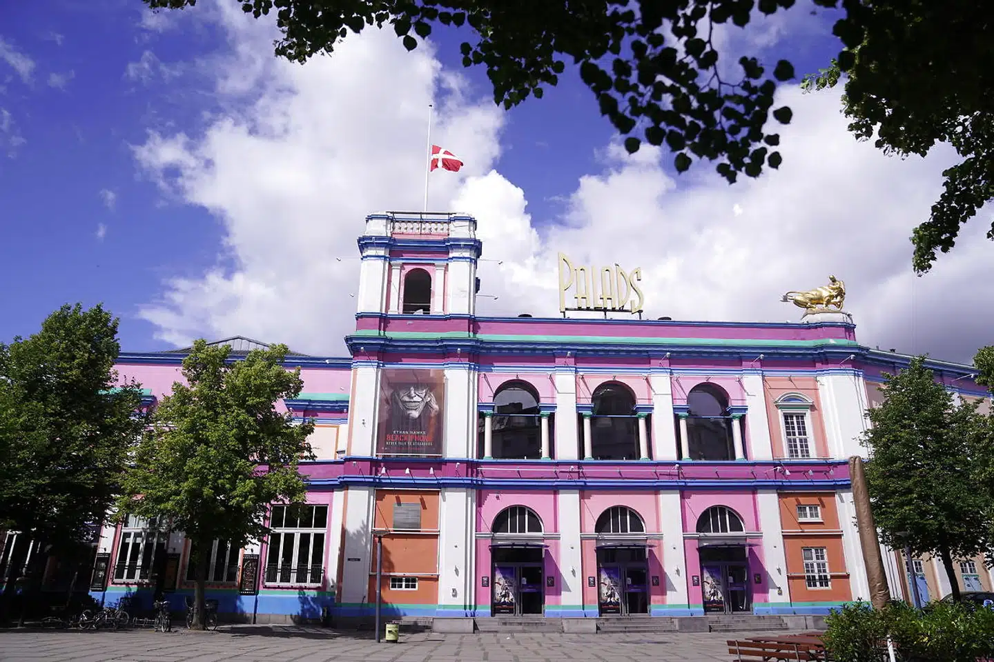 Palads Biograf er igen til diskussion – nu skal Borgerrepræsentationen tage stilling til et forslag om at bevare bygningen.