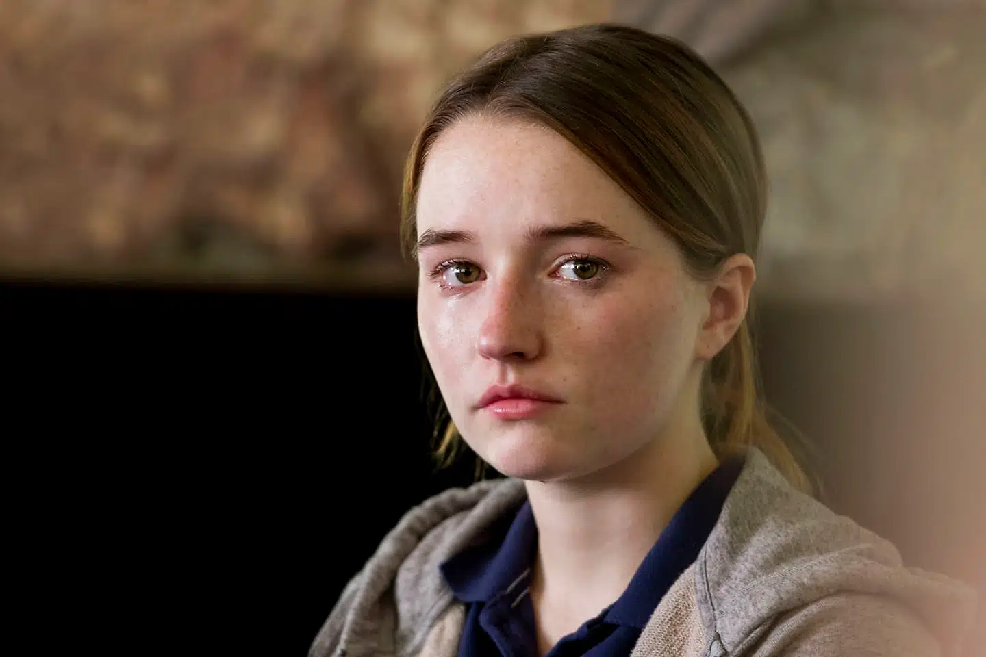 Systemet tror ikke på den voldtagne teenagepige Marie (Kaitlyn Dever). Men det gør Netflix-miniserien »Unbelievable«.