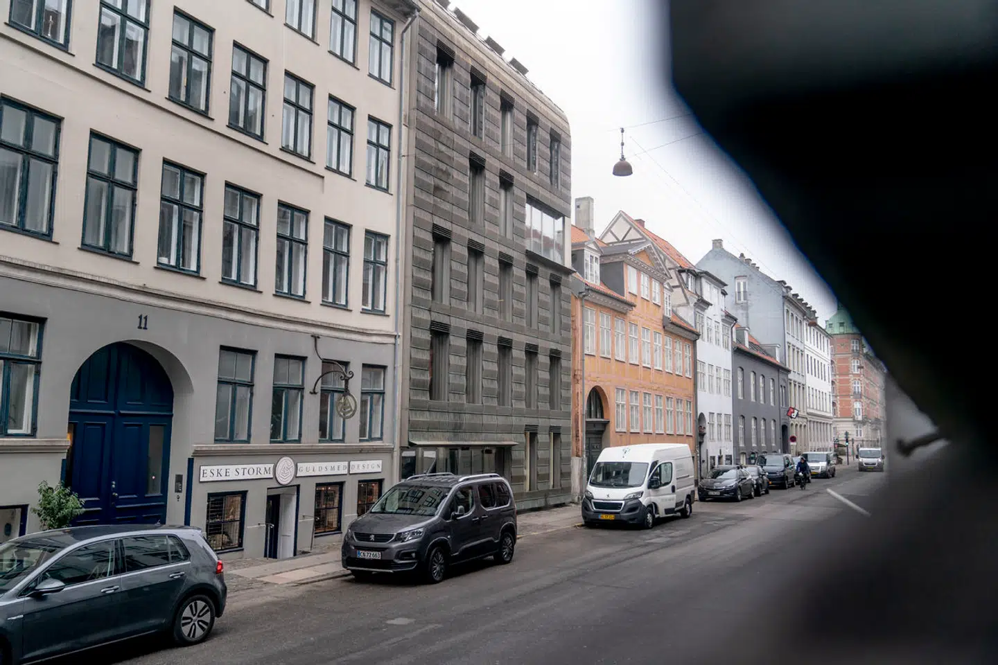 Teknik- og Miljøforvaltningen i København har fremlagt en plan for, hvordan Toldbodgade kan blive forandret, men før dét udbygger Mærsk sit kontor på gaden. Det får store konsekvenser for trafikken. Arkivfoto.