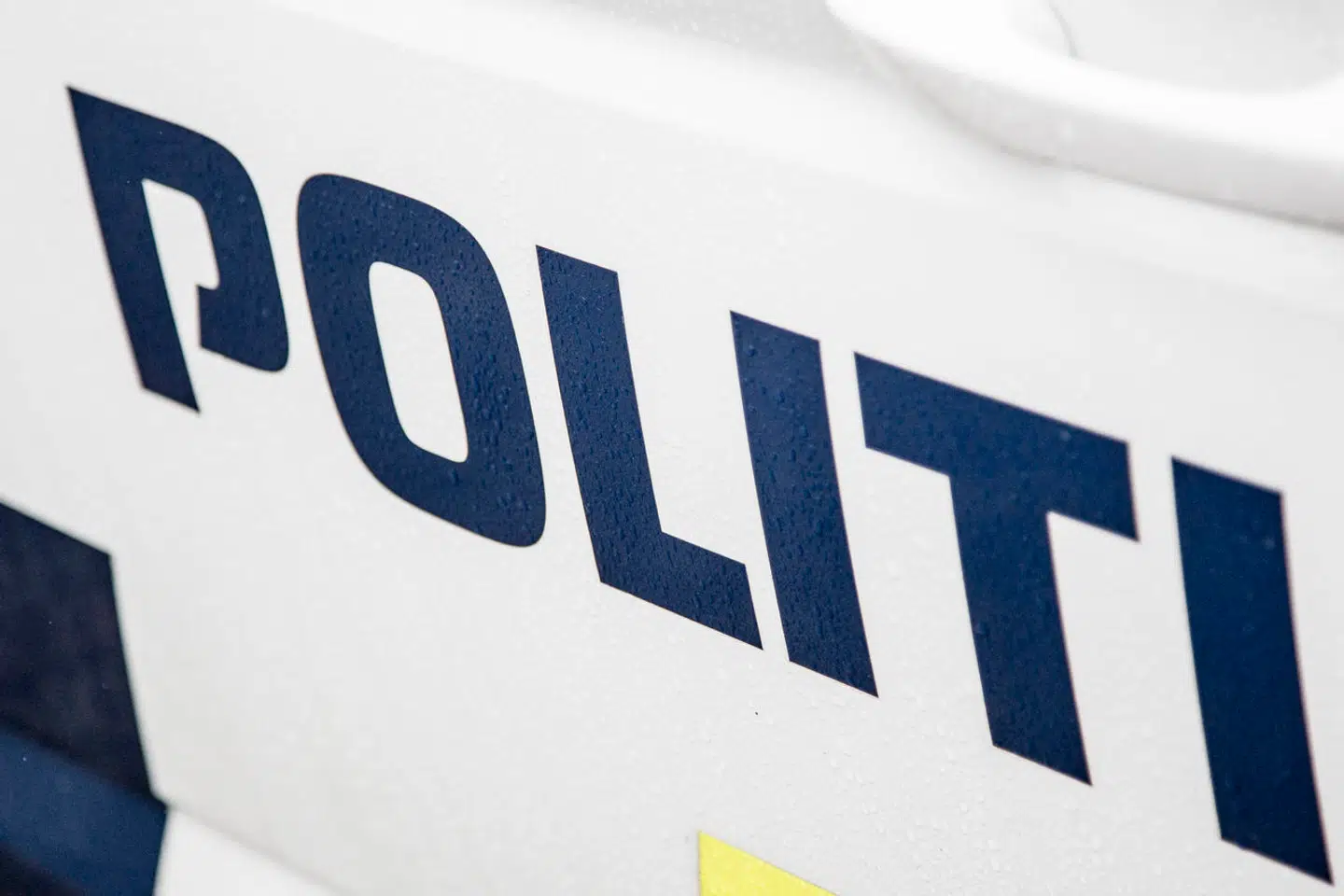 I bilen var en pige på fire år passager. Hun døde af sine kvæstelser. Samtidig fik en voksen mand, der også var passager, alvorlige skader. (Arkivfoto)