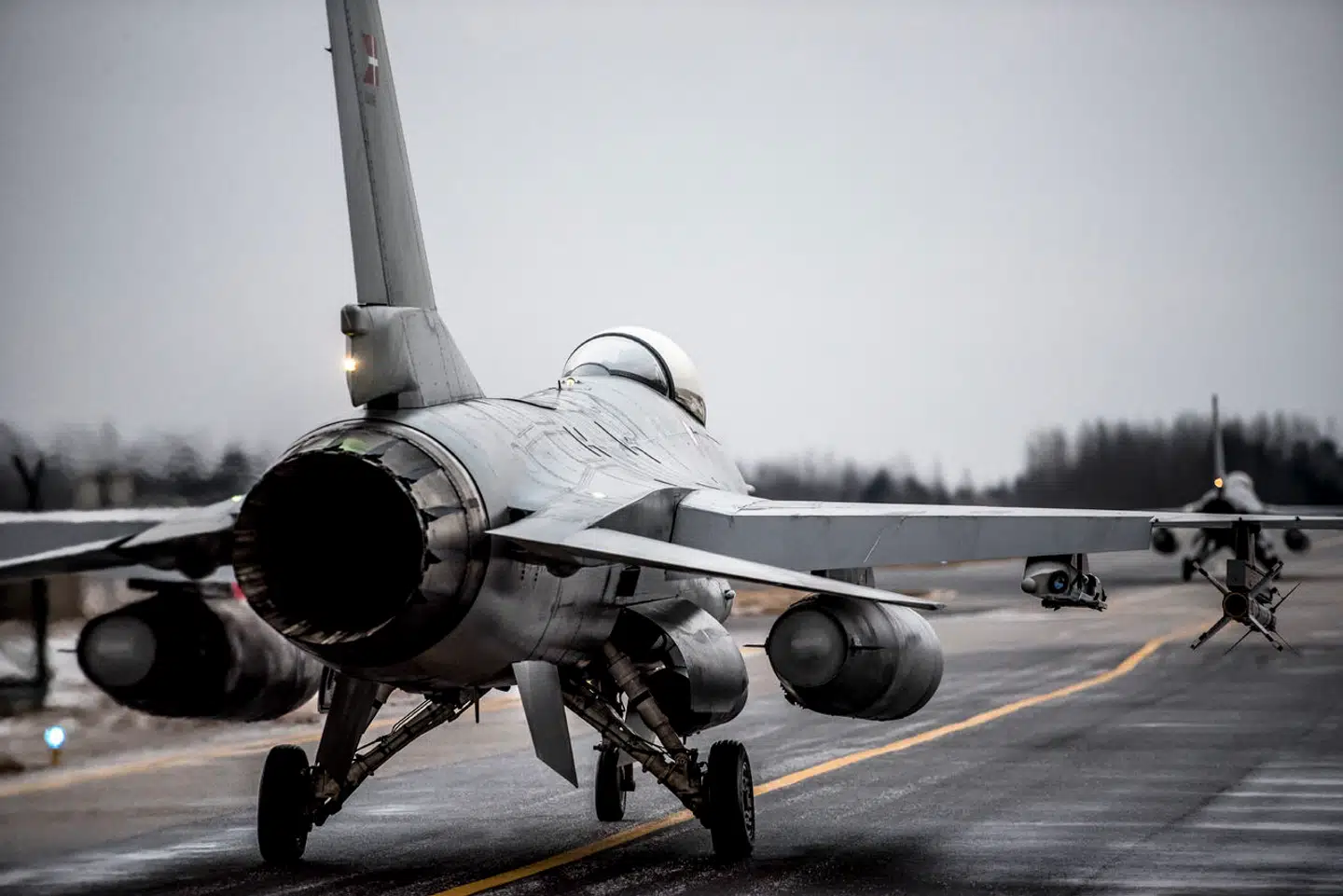 De danske F-16-kampfly skal skiftes ud med nye F-35-kampfly. De første ventes at ankomme til oktober. (arkivfoto)