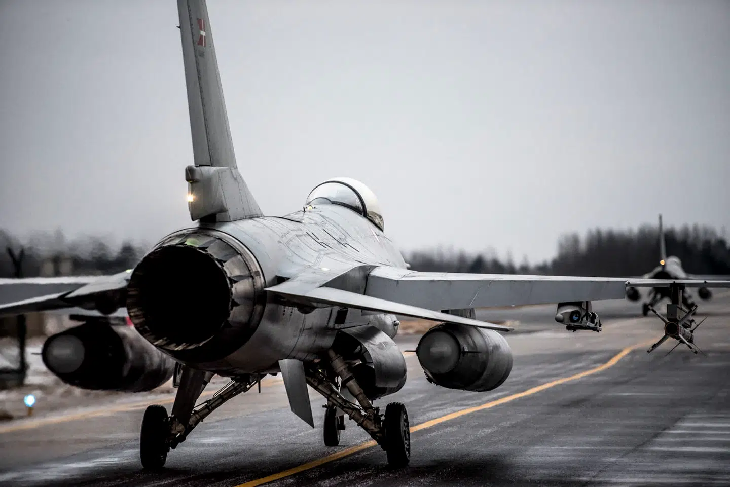 De danske F-16-kampfly skal skiftes ud med nye F-35-kampfly. De første ventes at ankomme til oktober. (arkivfoto)