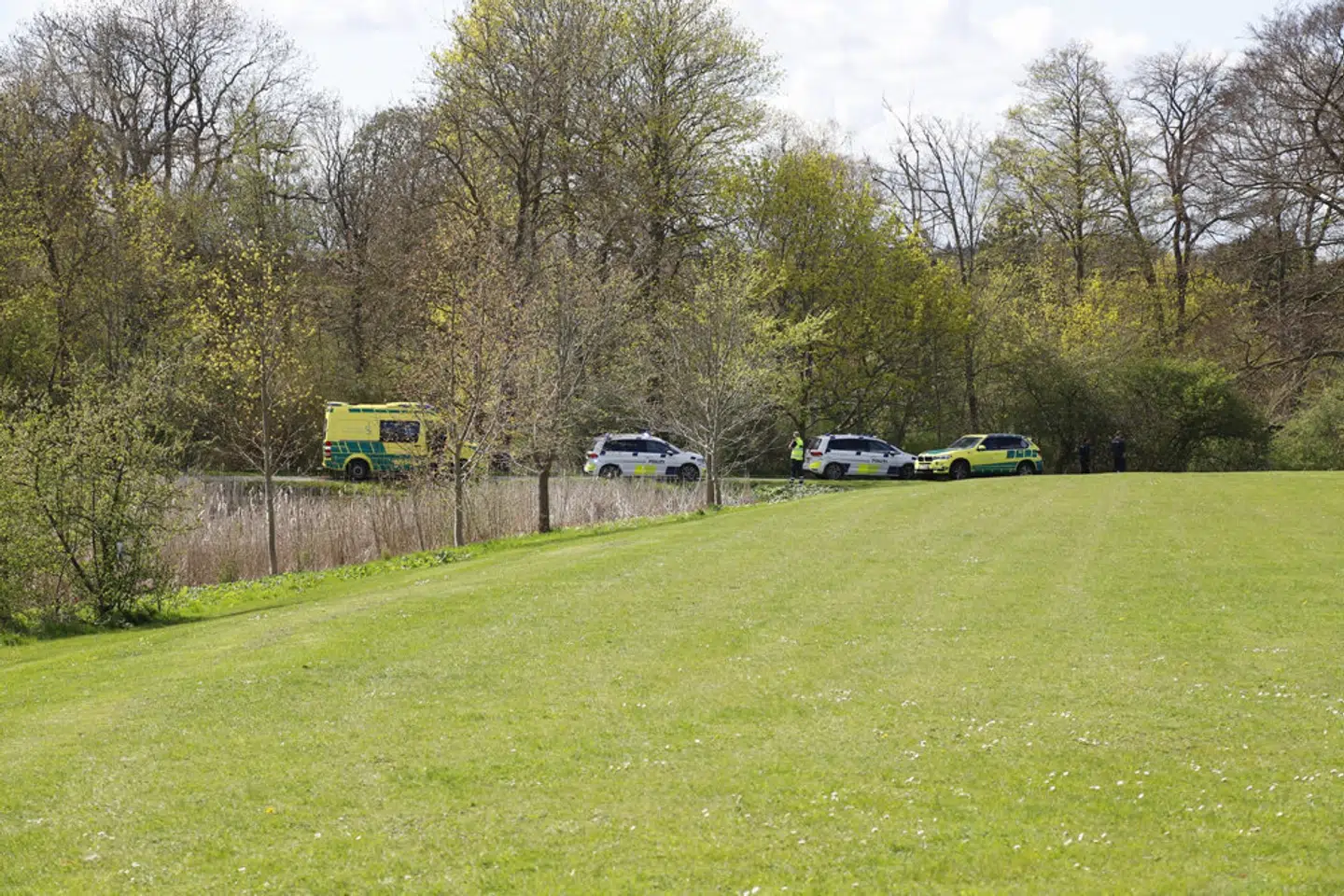 Midt- og Vestsjællands Politi efterforsker onsdag i Folkeparken i Roskilde. Her er en mand fundet såret af knivstik. Manden er efterfølgende afgået ved døden. (Arkivfoto). - Foto: Presse-Fotos.dk/Ritzau Scanpix
