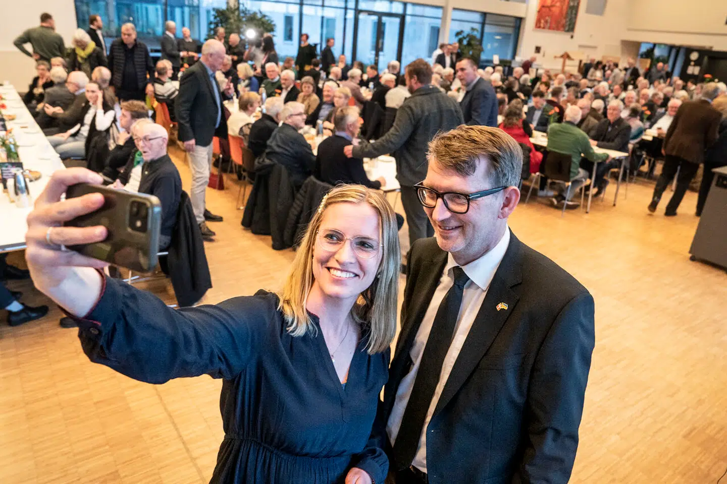 »Der er selvfølgelig foretaget de nødvendige organisatoriske justeringer, indtil vores formand er rask og tilbage fra sin sygemelding.« Venstres næstformand og fungerende økonomiminister, Stephanie Lose, og Venstres fungerende forsvarsminister, Troels Lund Poulsen, møder Venstre-medlemmer på VKST i Sorø.