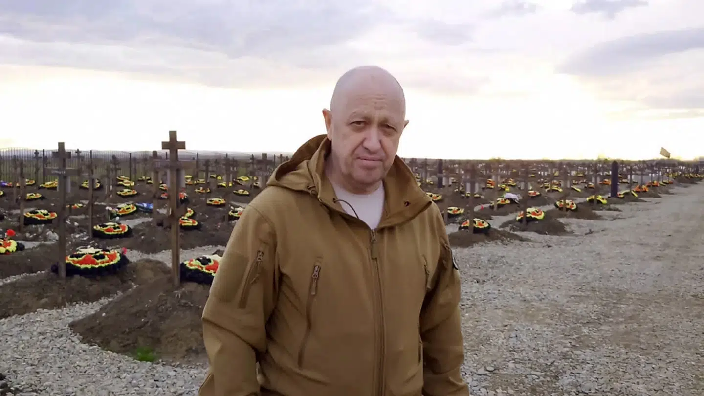 Jevgenij Prigozjin har i en lydoptagelse delt på beskedtjenesten Telegram beordret sine lejesoldater til at ændre kurs: Nu skal de dræbe alle ukrainere på slagmarken – også krigsfanger – lyder det.