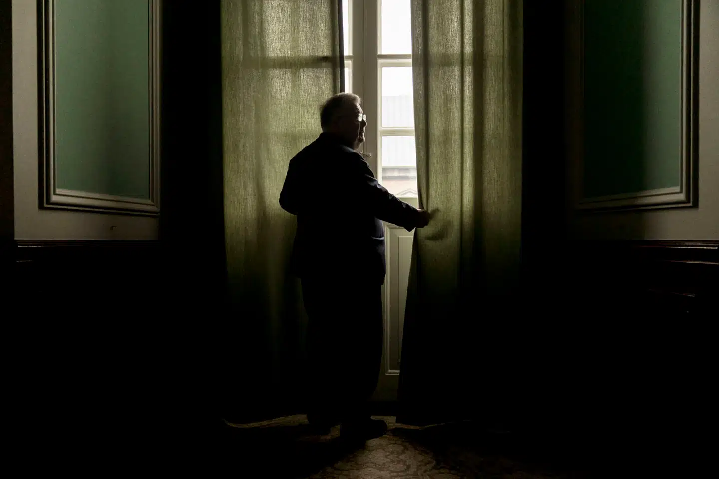 Ifølge Martin Krasnik er svaret et stort og rungende nej, hvis man spørger, om Claus Hjort Frederiksens brøde retfærdiggør lukkede døre.