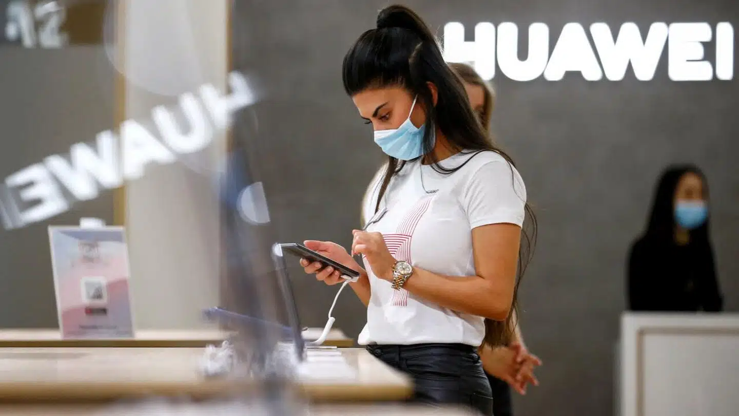 Den kinesiske mobilgigant Huawei, som allerede var underlagt amerikanske sanktioner, kunne alligevel fortsætte med at købe harddiske hos verdens største harddiskproducent.