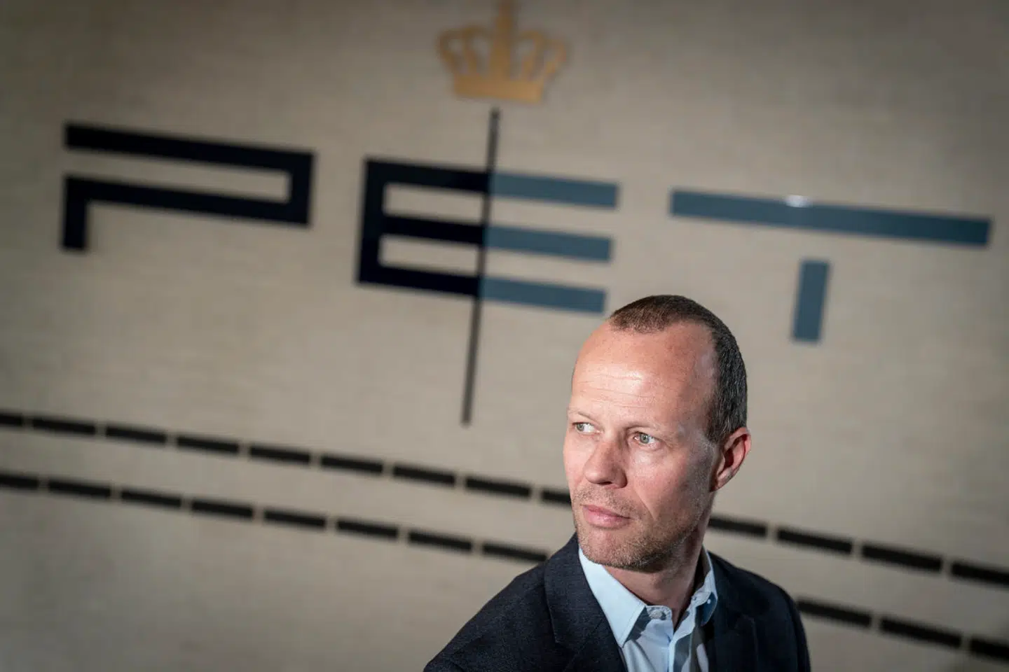 Michael Hamann leder den afdeling i PET, der vurderer styrken af terrortruslen i Danmark. Og den er høj – også når vi sammenligner os med landene omkring os. I dagens afsnit af »Pilestræde« fortæller han om en ny type terrorist, der komplicerer PETs opgave med at opdage potentielle gerningspersoner i tide.