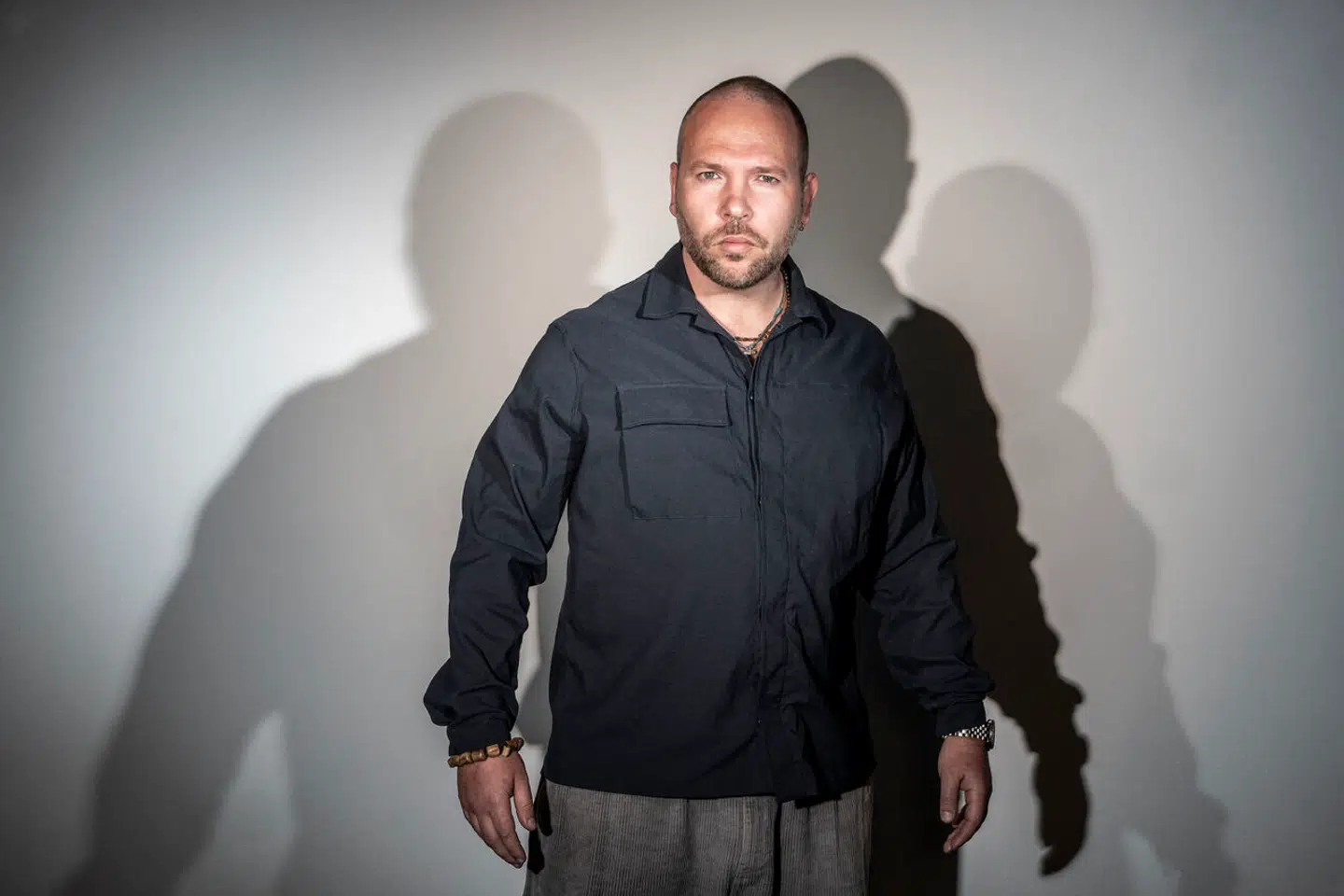 Tao Thomsen udforsker, hvordan han kan bruge kunstig intelligens som en samarbejdspartner i sit arbejde som creative director. Det er arbejdsmarkedets parter, regeringen og vores eget personlige ansvar, at medarbejdere forbliver relevante på et arbejdsmarked med kunstig intelligens, mener forsker.