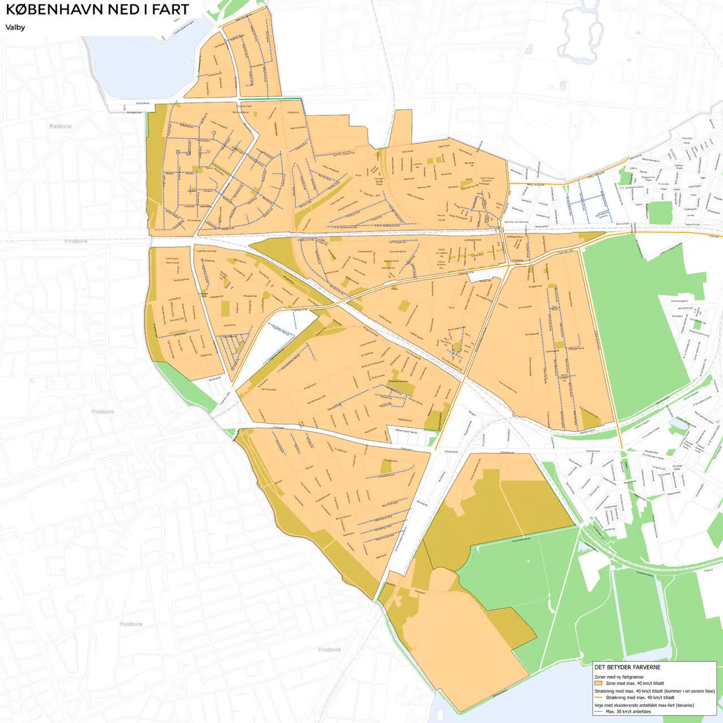Hvis du har svært ved at tyde teksten står der, at den orange zone er der, hvor man højst må køre 40 km/t, og at de orange streger er steder, hvor der på et senere tidspunkt vil komme samme fartgrænse. De prikkede linjer viser veje, som beholder deres eksisterende fartgrænse, der er på de anbefalede 30 km/t.