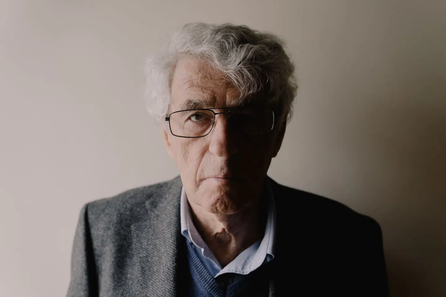 Den liberale russiske politiker og forfatter Leonid Gozman er flygtet til Berlin, hvor han nu er i eksil. Herfra advokerer for det sjældne russiske standpunkt, at Vesten skal øge den militære støtte til Ukraine i krigen.