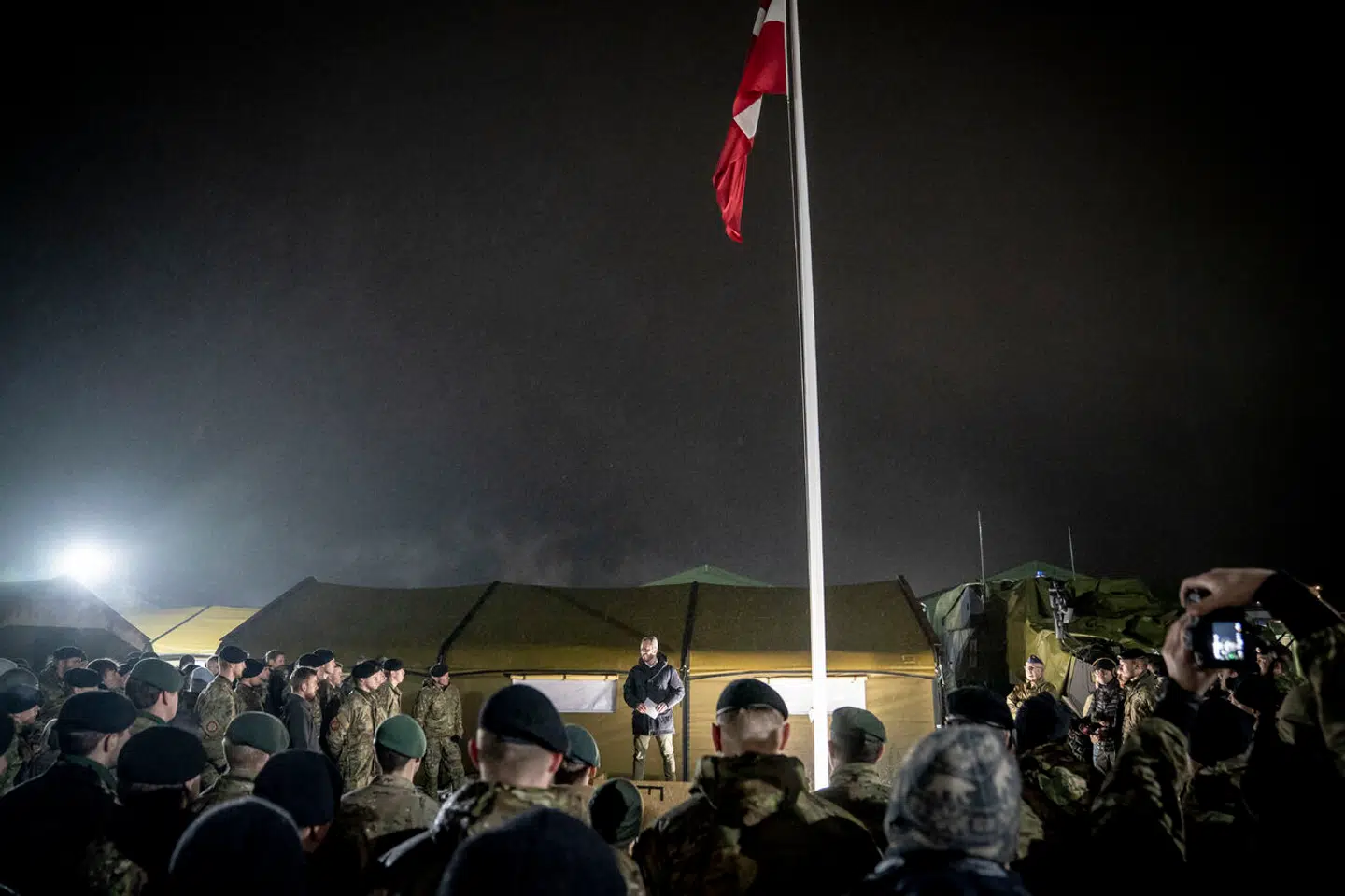 Forsvarsminister Jakob Ellemann-Jensen (V), der lige nu er sygemeldt, besøgte de danske soldater på basen i Letland i januar i år.