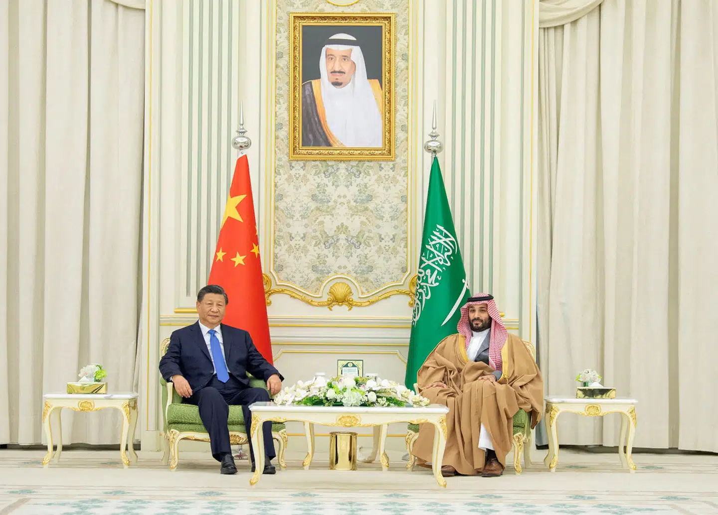 Saudi-Arabiens kronprins, Mohammed Bin Salman, er hovedarkitekten bag landets blodige involvering i Yemen-krigen. I de seneste måneder har han styrket alliancen med Kinas præsident, Xi Jinping.