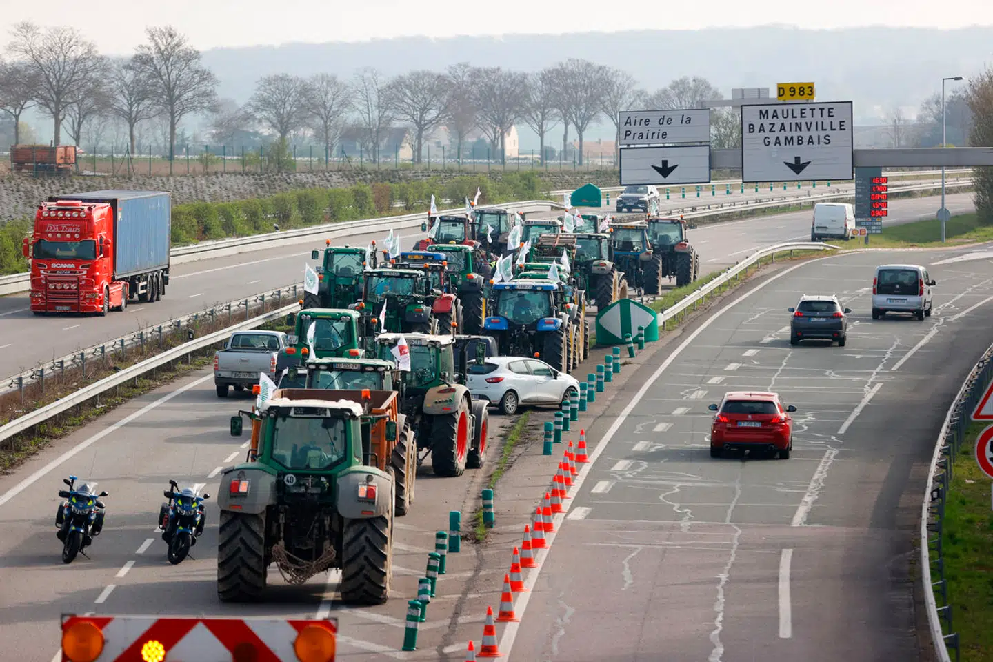 Franske bønder mestrer kunsten at protestere. Billedet er fra april 2021, da de franske landmænd blokerede adskillige motorveje i protest mod påtænkte reformer af noget af den statsstøtte, de modtager.