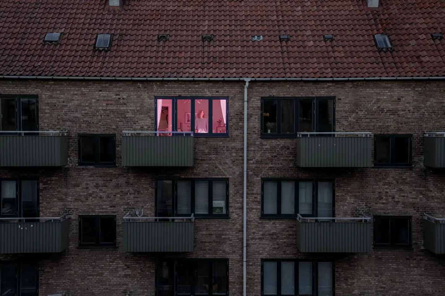 Berlingske beskriver i en artikelserie, at flere kvinder – blandt andet Kim, som ses på billedet – beskylder en norsk mand for bedrag.