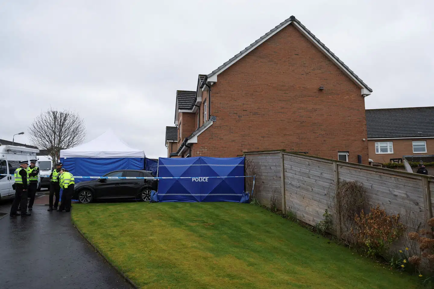 Det er uvist, hvilke andre adresser der er blevet ransaget af politiet i forbindelse med efterforskningen af den aktuelle sag.